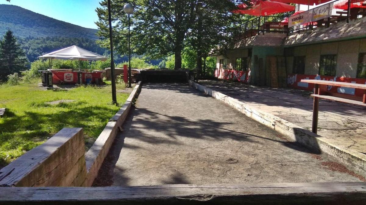 Great Mountain B&B Platak Екстер'єр фото