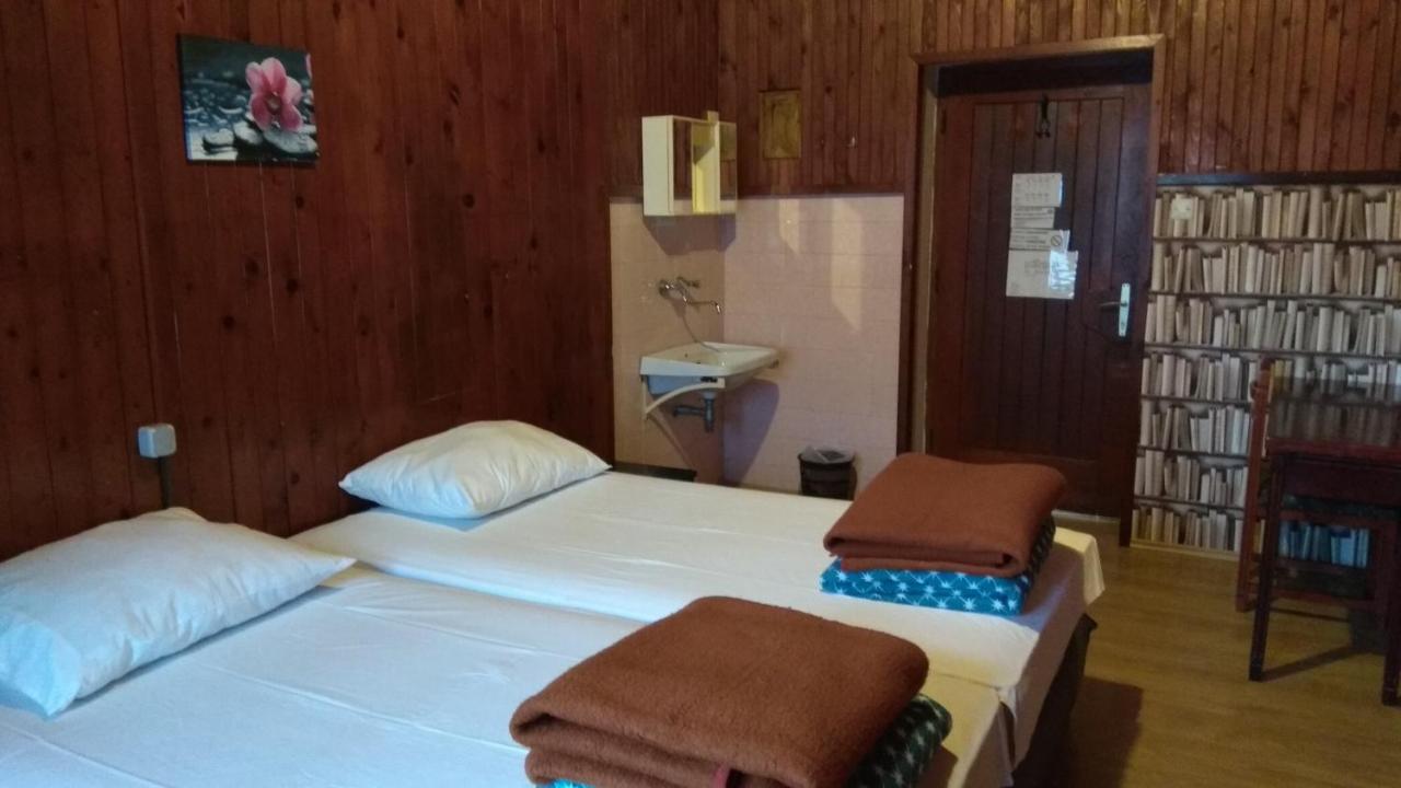 Great Mountain B&B Platak Екстер'єр фото