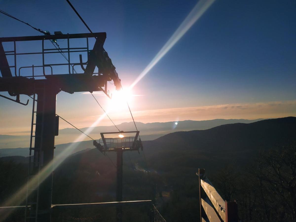Great Mountain B&B Platak Екстер'єр фото