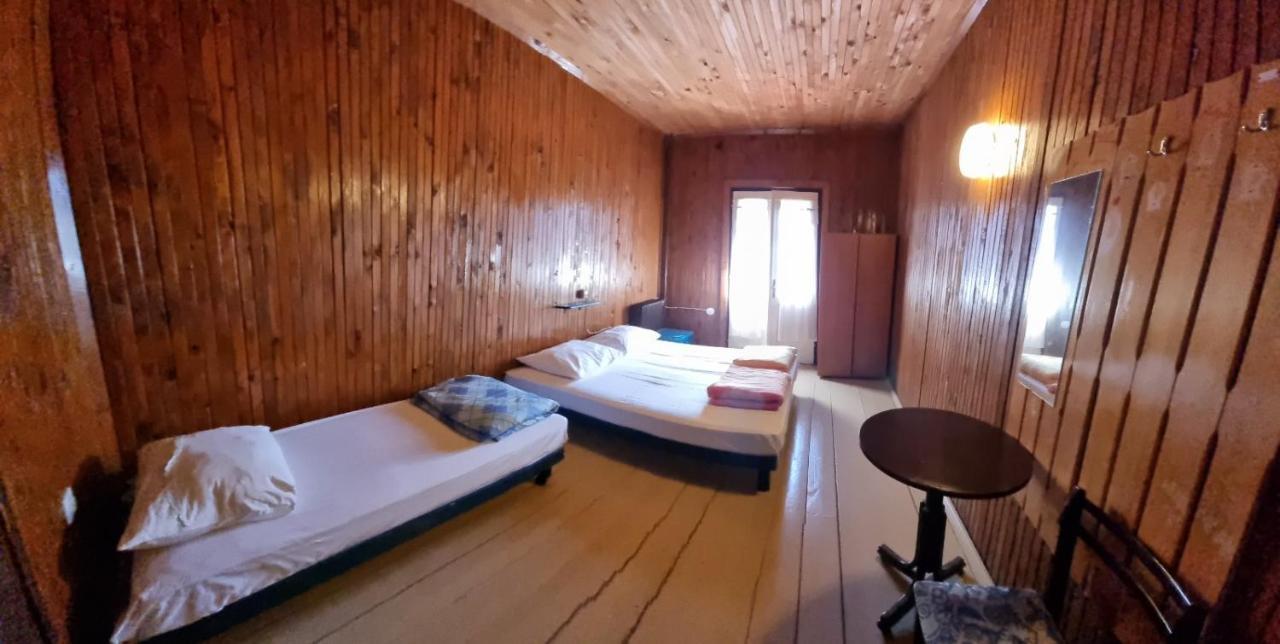 Great Mountain B&B Platak Екстер'єр фото