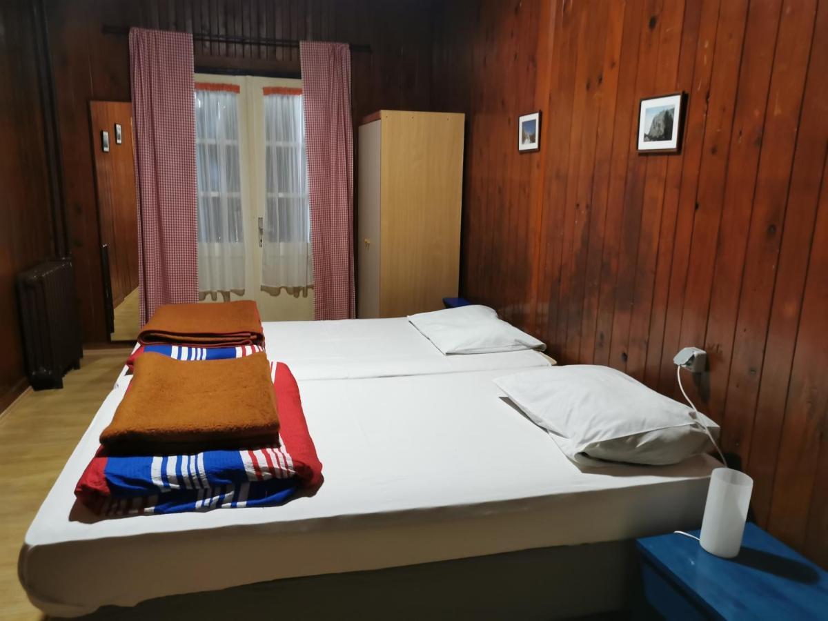 Great Mountain B&B Platak Екстер'єр фото