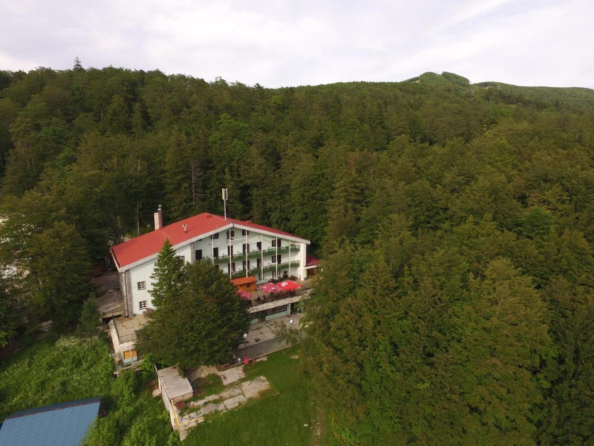 Great Mountain B&B Platak Екстер'єр фото